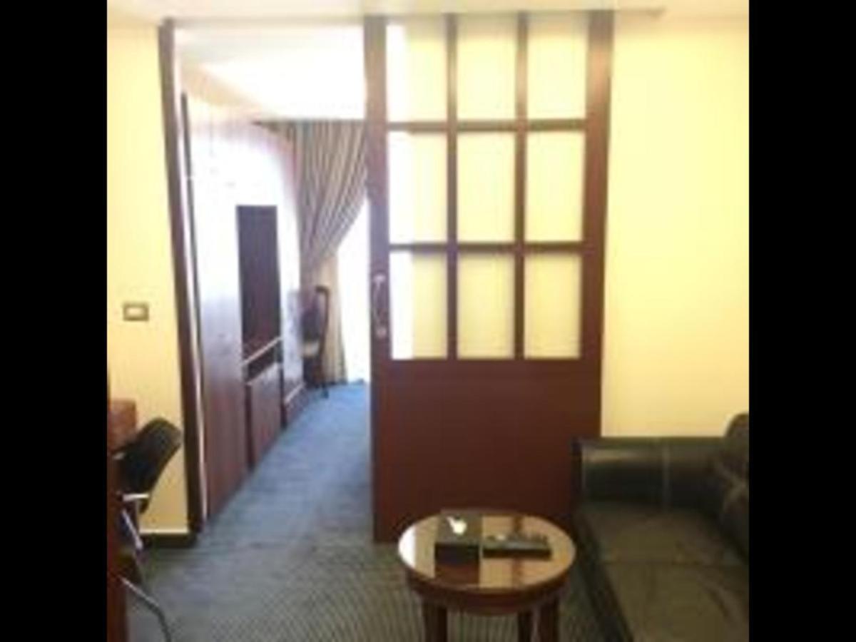 Midtown Hotel & Suites Beirut Exteriör bild