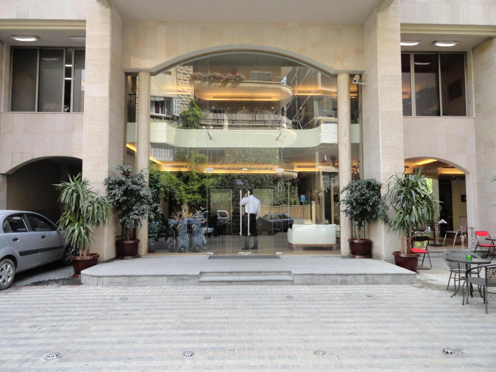 Midtown Hotel & Suites Beirut Exteriör bild