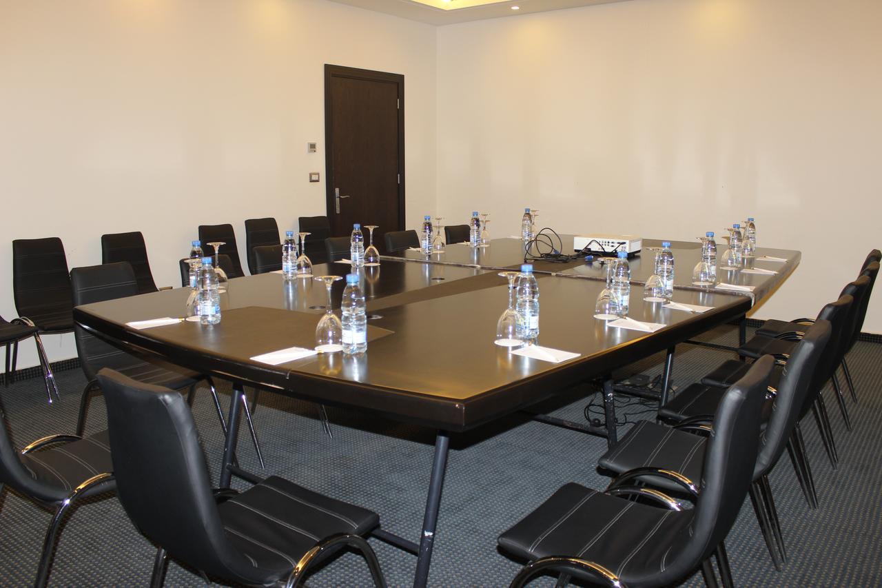 Midtown Hotel & Suites Beirut Exteriör bild