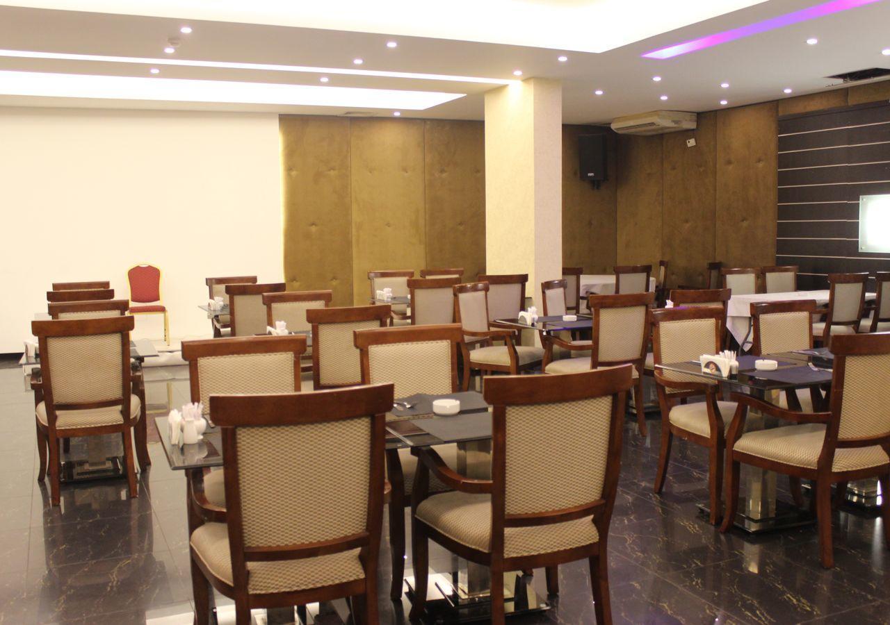 Midtown Hotel & Suites Beirut Exteriör bild