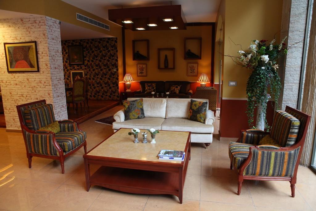 Midtown Hotel & Suites Beirut Exteriör bild