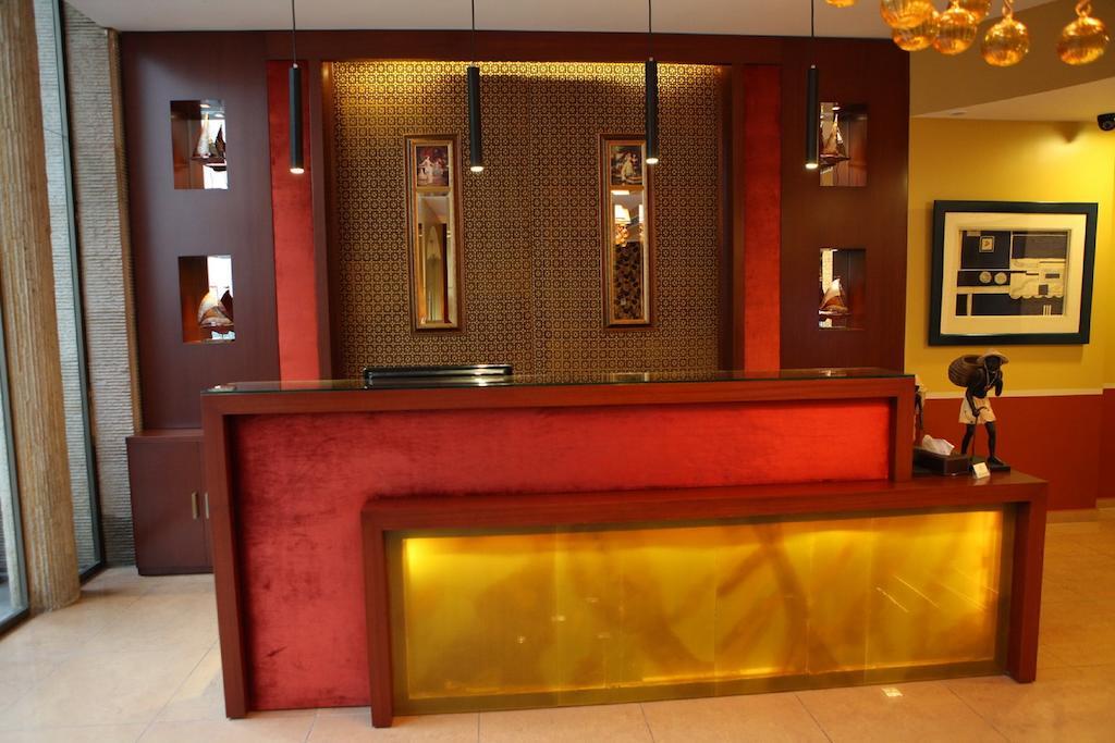 Midtown Hotel & Suites Beirut Exteriör bild