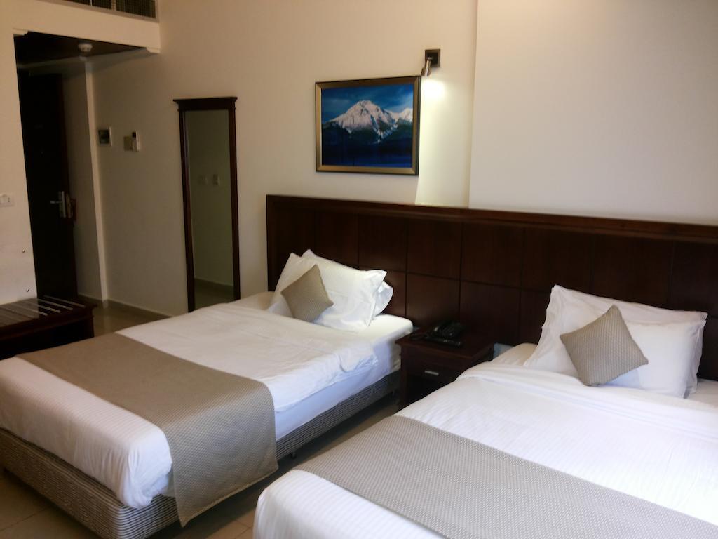 Midtown Hotel & Suites Beirut Exteriör bild