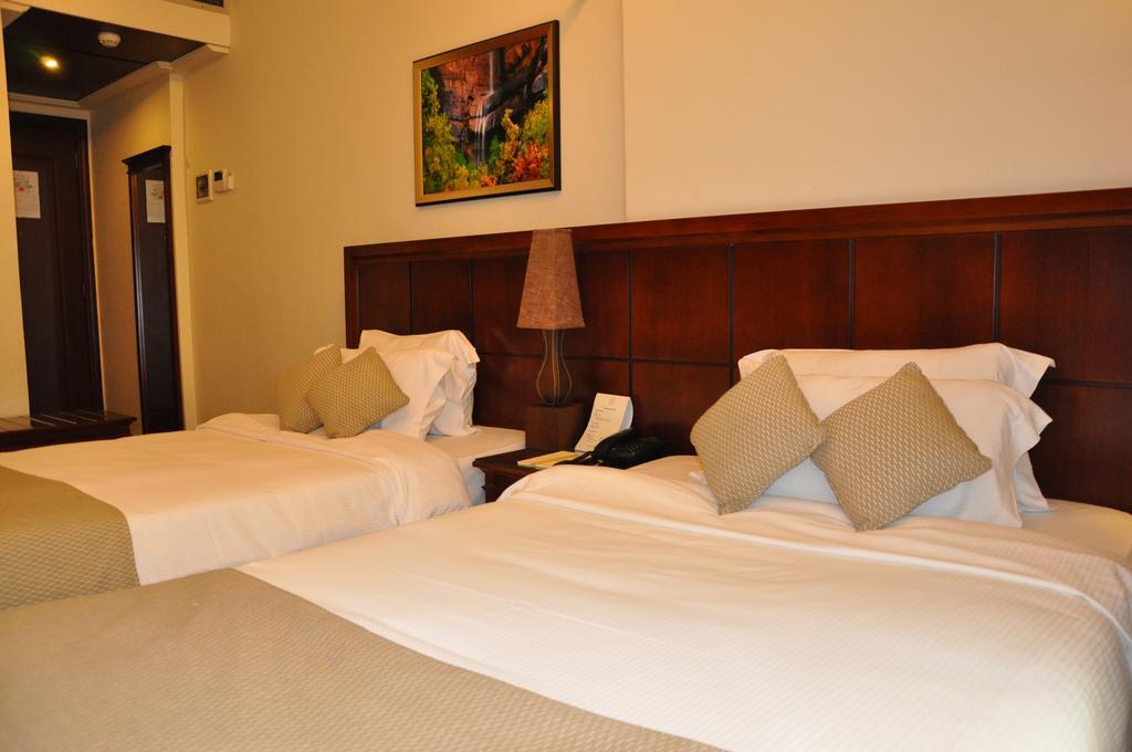 Midtown Hotel & Suites Beirut Exteriör bild